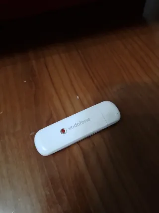 Tre Modem Vodafone Station più chiavetta usb.