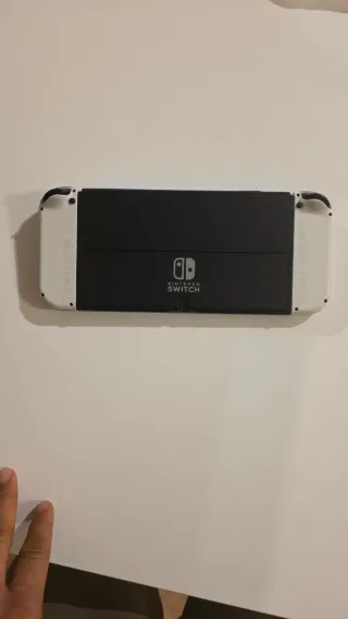 Nintendo Switch OLED - Bianco e Nero