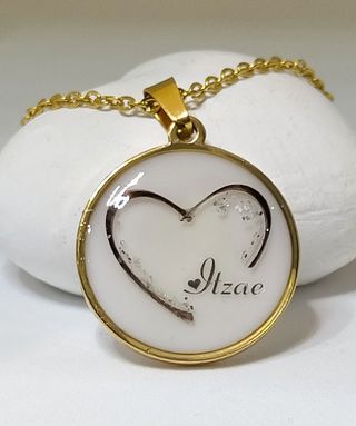 Colgante con leche materna, cabello y su nombre