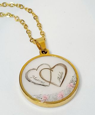 Colgante con leche materna, cabello y su nombre