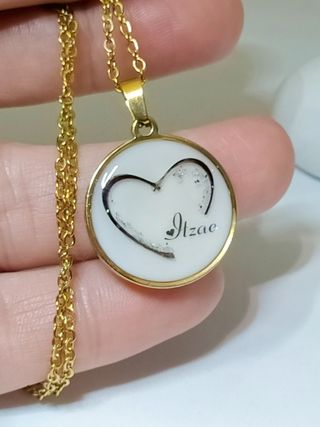 Colgante con leche materna, cabello y su nombre