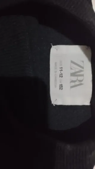 Jersey Negro Manga Larga Zara talla 11-12