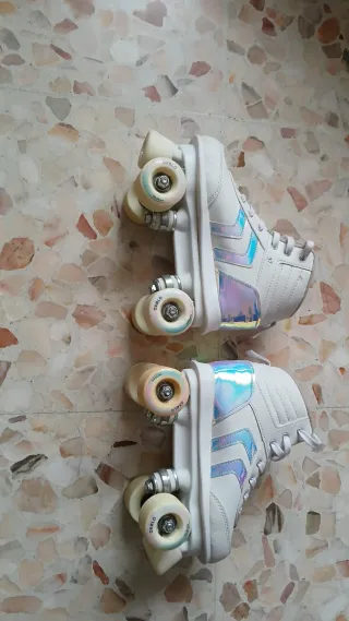 Patines Talla 37 + Protecciones + Casco + Bolsa