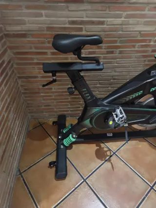Bicicleta Cecotec 3 años poco uso