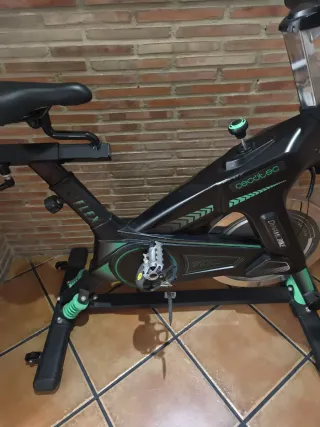 Bicicleta Cecotec 3 años poco uso