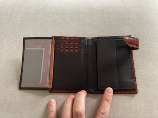 Cartera de piel efecto cocodrilo.