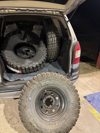 Neumáticos Cooper MTT 33