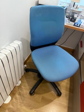 Silla de escritorio ergonómica azul