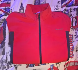 Forro polar Decathoon stratermic negro y rojo