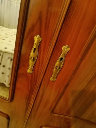 Conjunto de muebles de madera de dormitorio