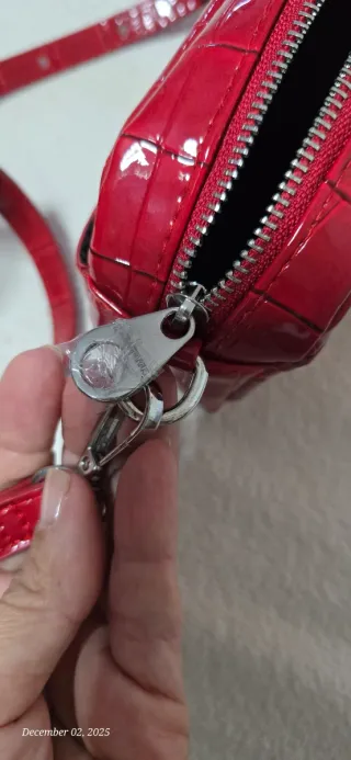 Bolsos negros y rosa Tengo mucho bolsa dese 5€