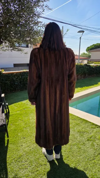 Abrigo largo de piel marrón