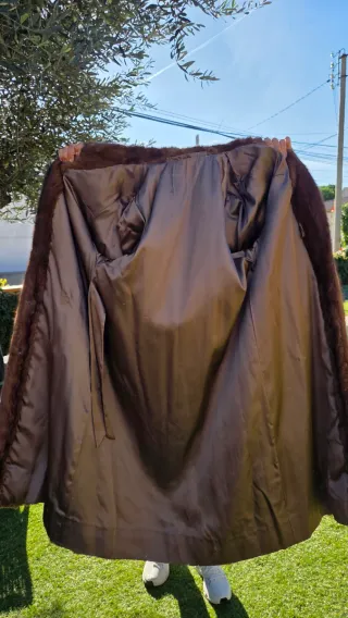 Abrigo largo de piel marrón