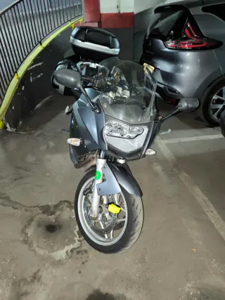 BMW F800ST 2006 con maletas. Ruedas nuevas.