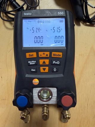 Manómetro Testo 550 con pinzas