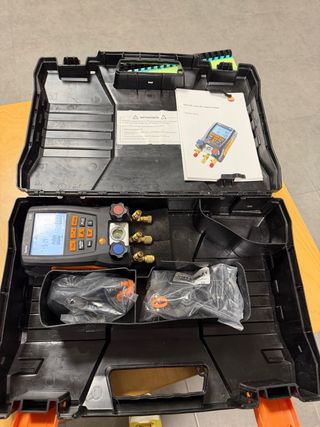 Manómetro Testo 550 con pinzas