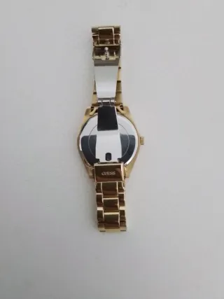 Reloj Guess Mujer Negro y Dorado