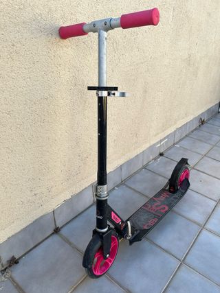 Patinete Oxelo rosa y negro
