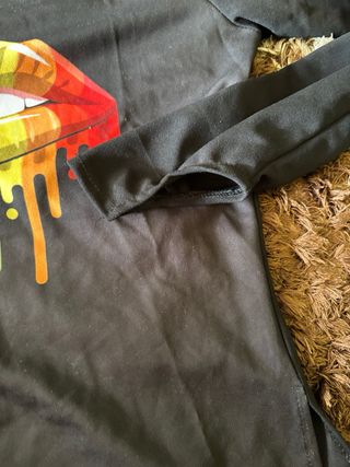 Camiseta mujer labios arcoíris