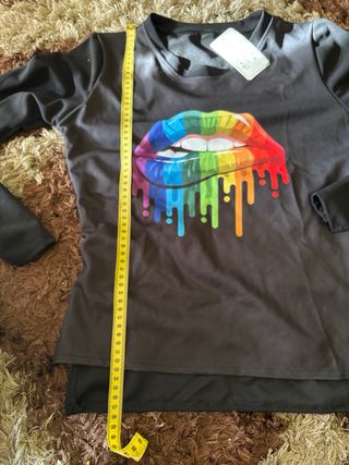 Camiseta mujer labios arcoíris