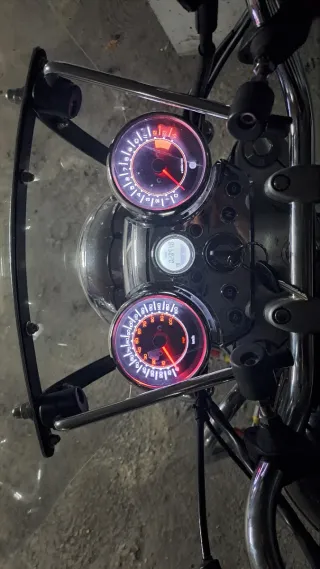 Moto custom Hyosung Aquila GV 125cc