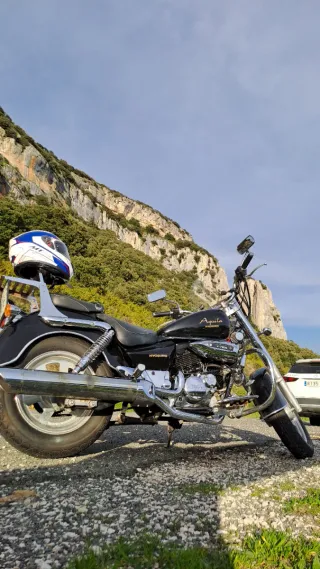 Moto custom Hyosung Aquila GV 125cc