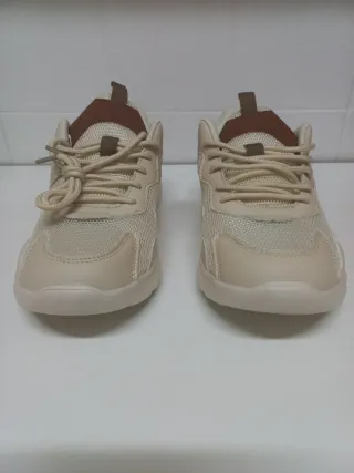 Zapatillas deportivas beige y verde