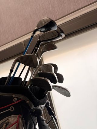 Set de palos de golf con bolsa