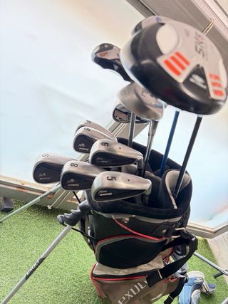 Set de palos de golf con bolsa