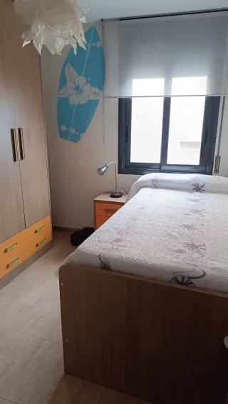 En BARCELONA, habitación juvenil completa.