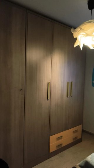 En BARCELONA, habitación juvenil completa.