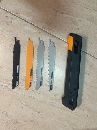 Sierra Plegable Toughbuilt + recambios