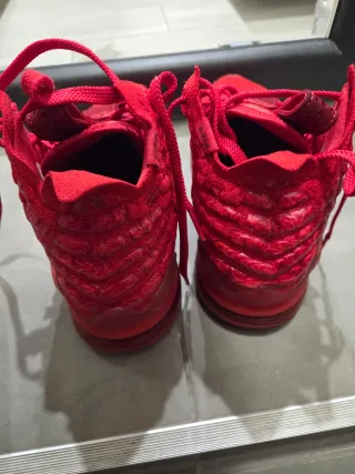 Zapatillas Nike LeBron Rojas