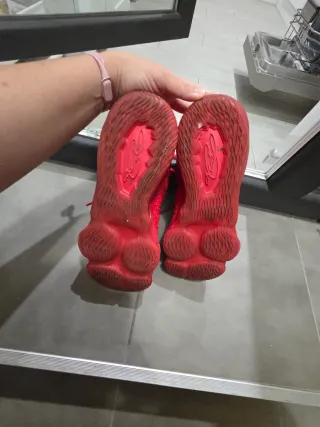 Zapatillas Nike LeBron Rojas