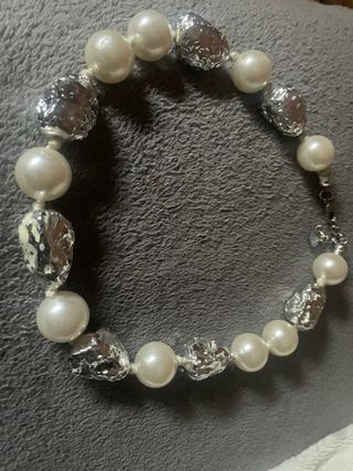 Collar perlas y plateado