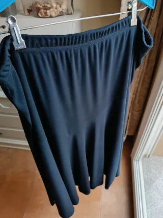 Falda larga de punto azul