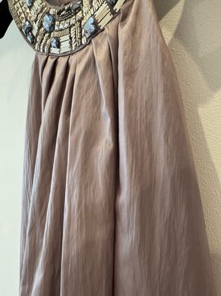 Vestido fiesta beige y plateado