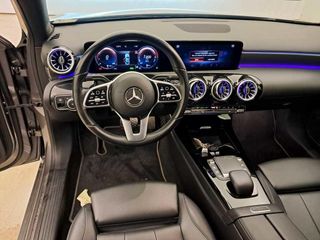 Mercedes-Benz A 250e Business Solution - Híbrido e
