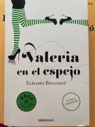 Valeria en el espejo / Valeria in the Mirror