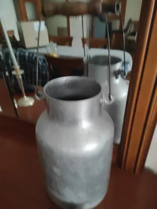 Lechera antigua restaurada aluminio madera