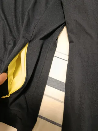 Camiseta deportiva manga larga negra