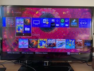 Play Station 4 (1TB) + 2 Joypad