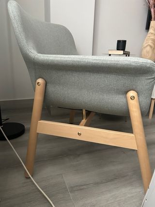 Sillón de tela verde claro