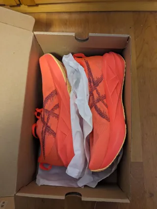 Asics Novablast 5 Naranja/Rosa