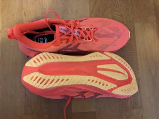 Asics Novablast 5 Naranja/Rosa