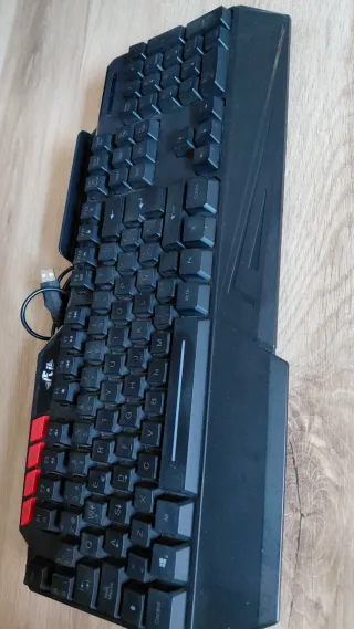 Tastiera da gioco retroilluminata multicolore