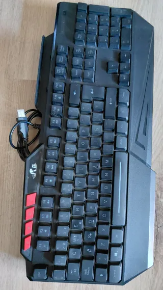 Tastiera da gioco retroilluminata multicolore