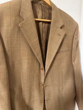 Chaqueta de vestir beige y marrón