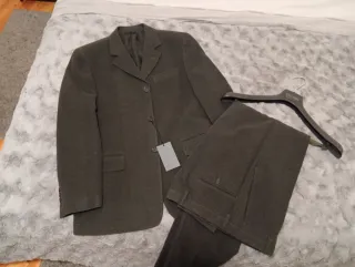 Completo grigio uomo mai usato: