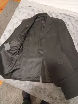 Completo grigio uomo mai usato: